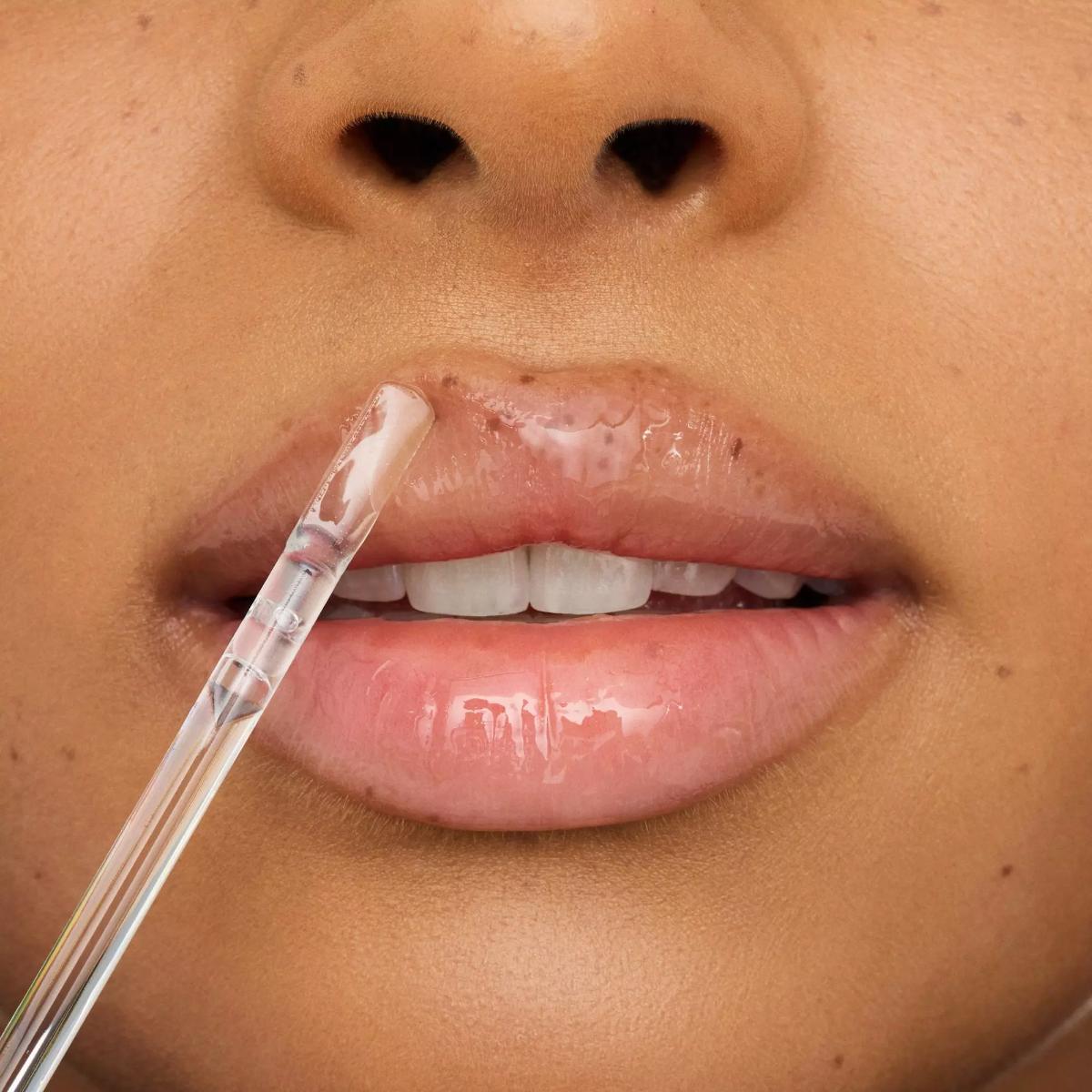What The Fake! Glass Shine Plumping Lip Filler