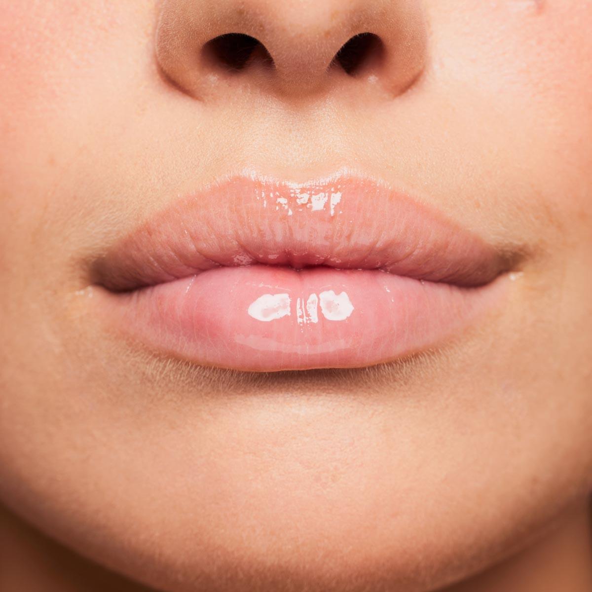 Gloss Bomb Ice Cooling Lip Luminizer