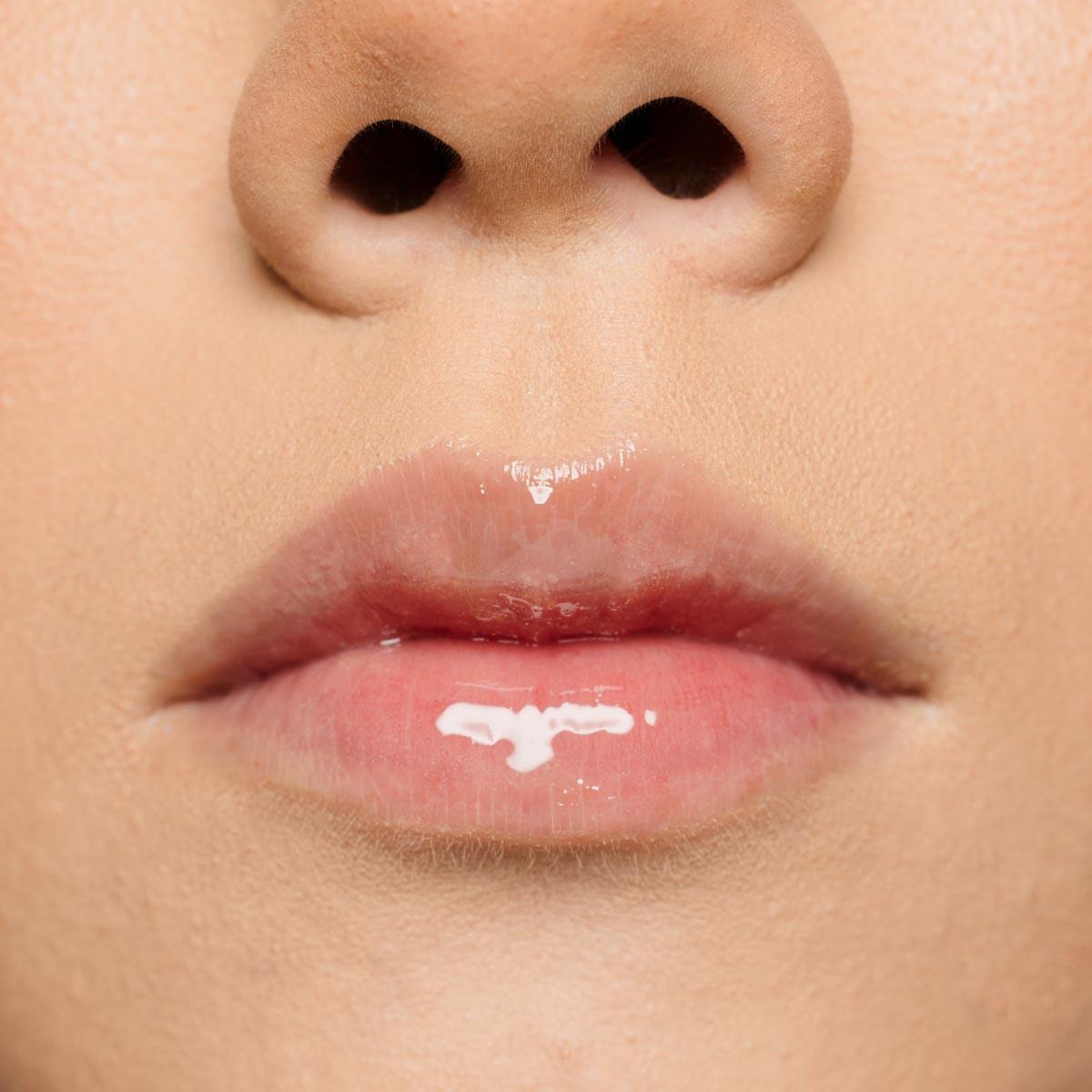 Gloss Bomb Ice Cooling Lip Luminizer